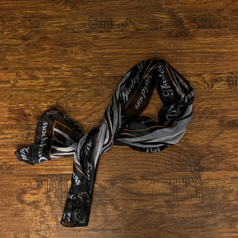 2 Ladies Harley Davidson Scarfs